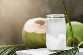 Minum Air Kelapa, Apa Benar Bisa Bersihkan Ginjal?
